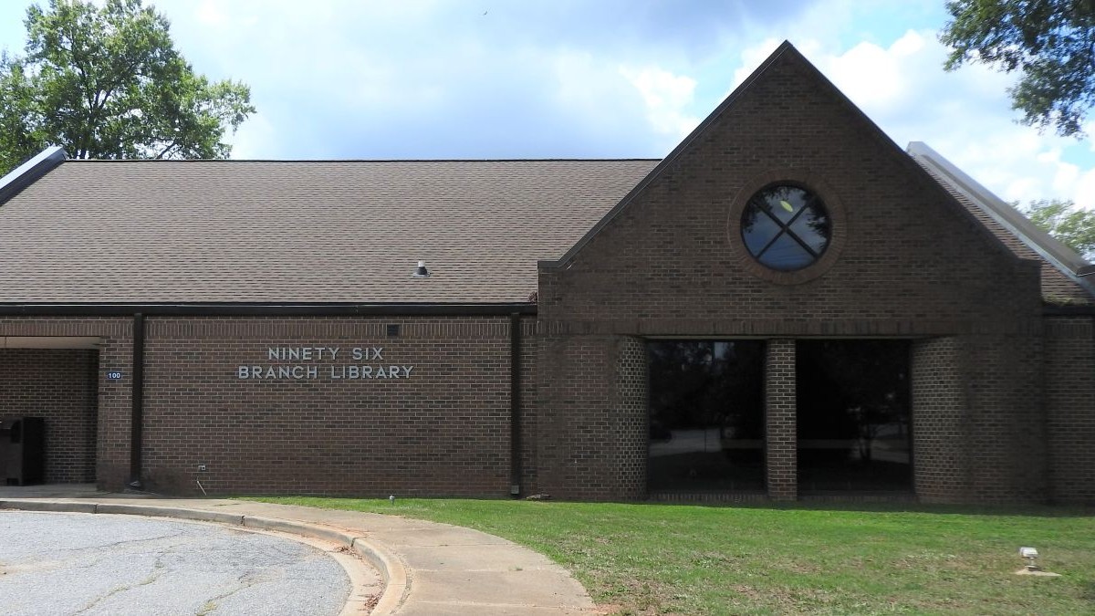 front entrance of Ninety Six library building